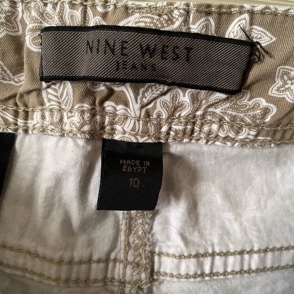 Nine West Pattern Crops - Picture 2 of 6